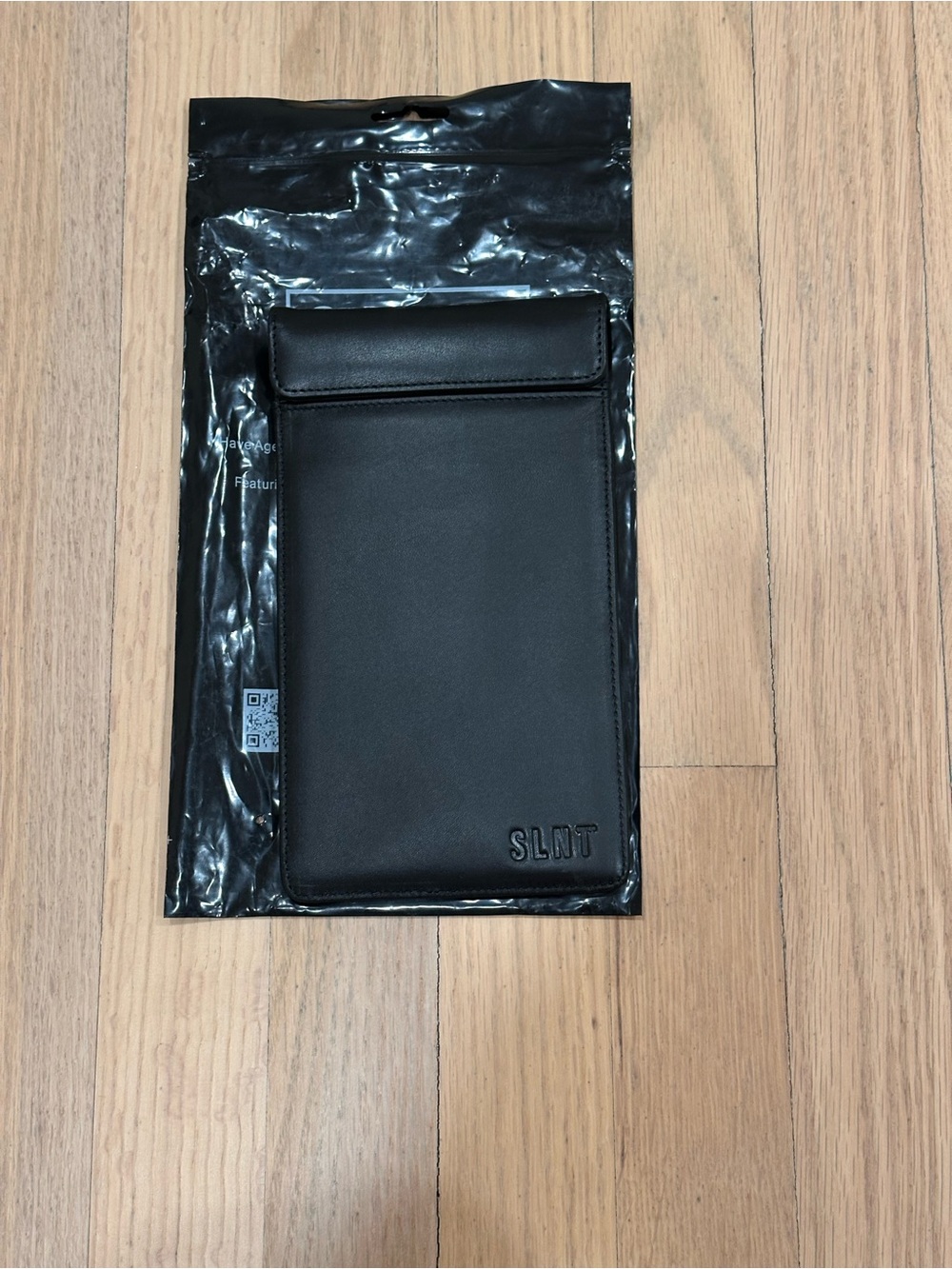 SLNT Black Leather Faraday Phone Sleeve